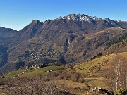 17 Zoom sulle creste del Resegone e Brumano ai suoi piedi